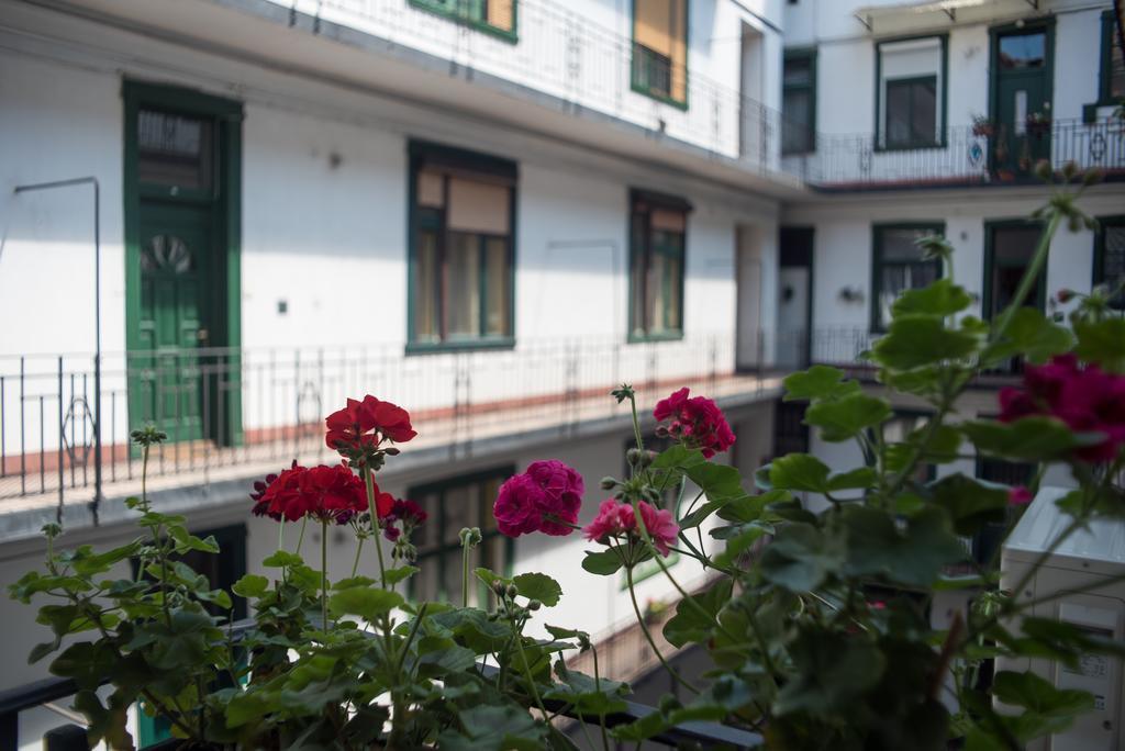 Friendly Home In The Center Budapest Exteriör bild